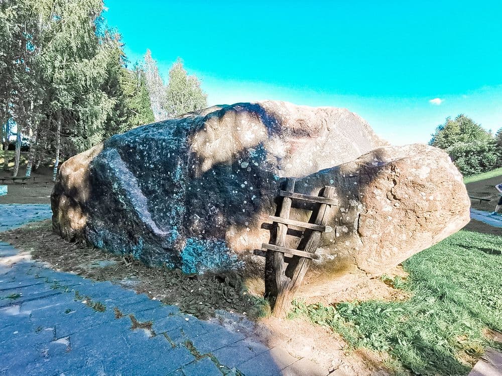 Barstyčių akmuo #2