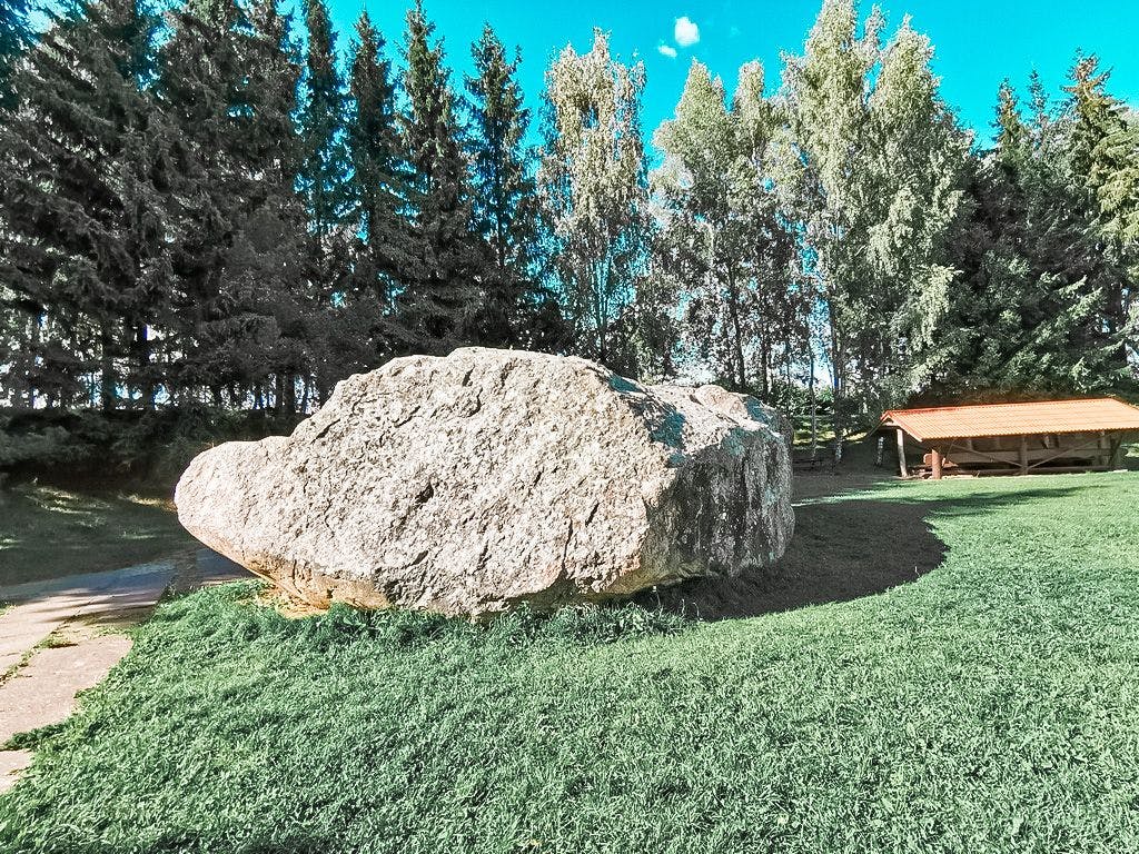 Barstyčių akmuo
