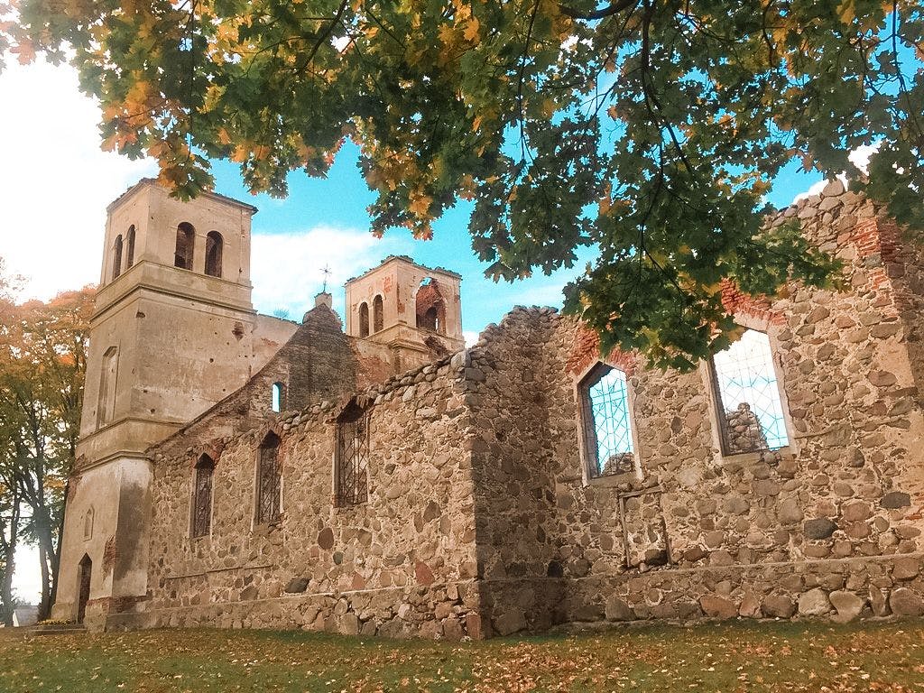 Bartninkų bažnyčios griuvėsiai