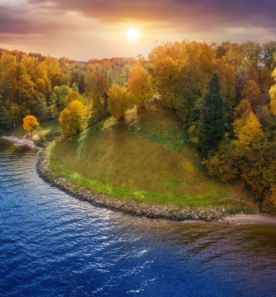 Pakalniškių piliakalnis su priešpiliu