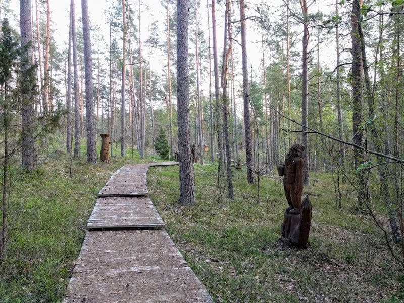 Šarkiškių skulptūrų takas