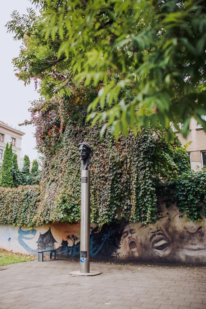 Franko Zappos skulptūra #2