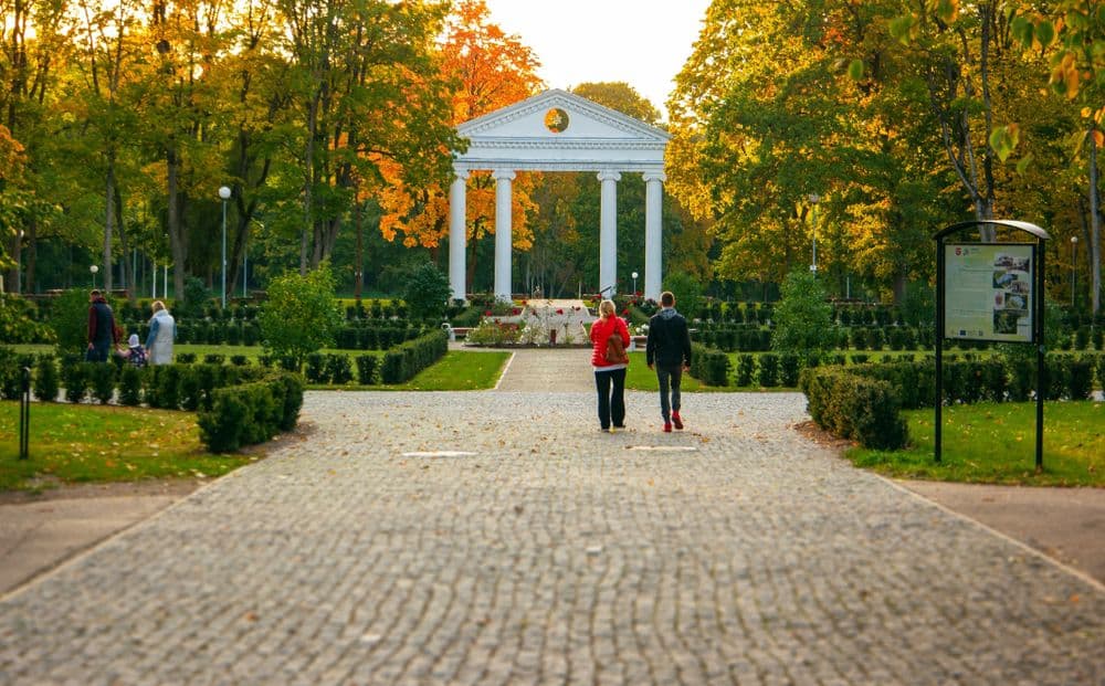 Jurbarko dvaras su parku