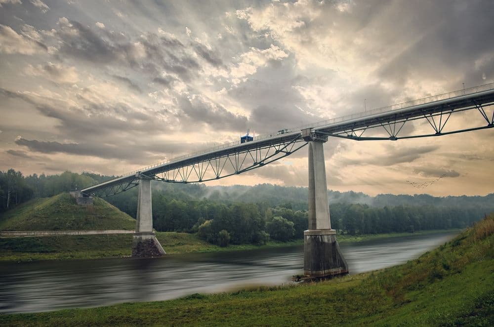 Baltosios rožės pėsčiųjų ir dviračių tiltas