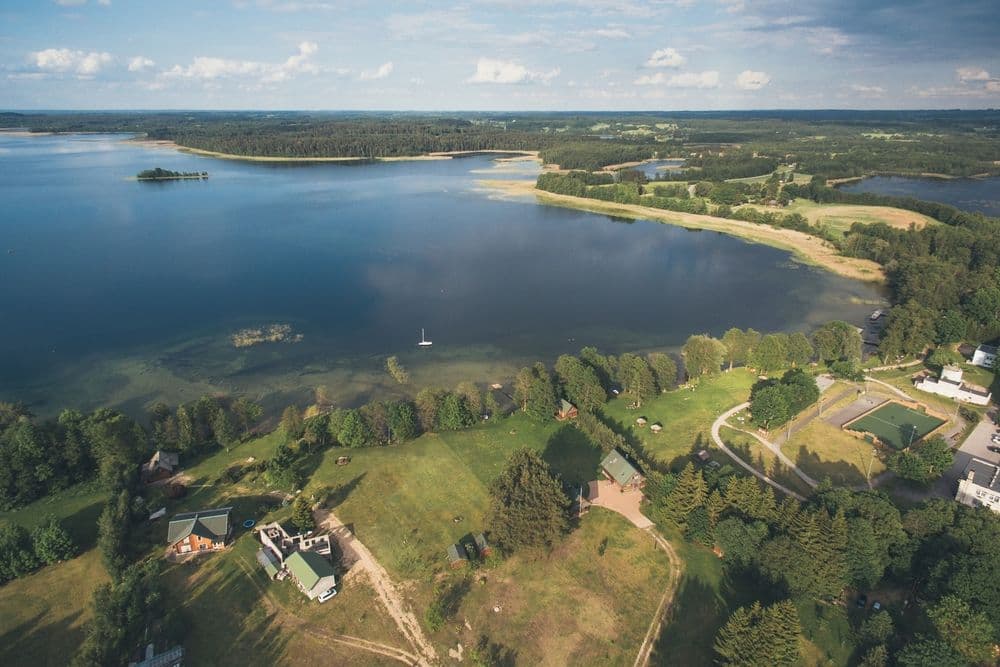 Alaušo ežero pakrantė