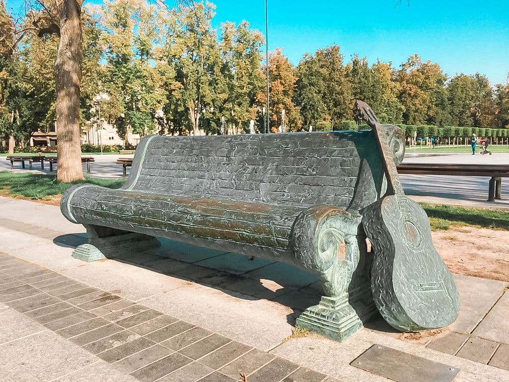 Paminklinis suoliukas Vytautui Kernagiui atminti